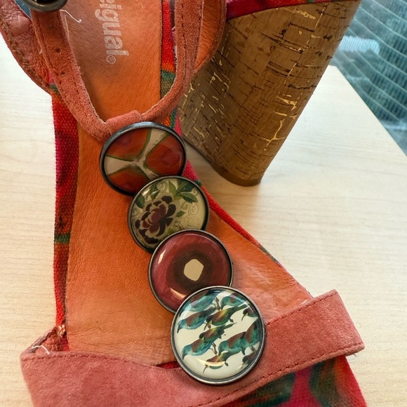 Desigual size 7 (37 Eur) EUC embellished Red and Orange Sandals Vibrant Style - Picture 16 of 16